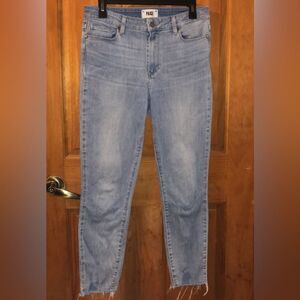 135. Paige hoxton crop jeans size 29